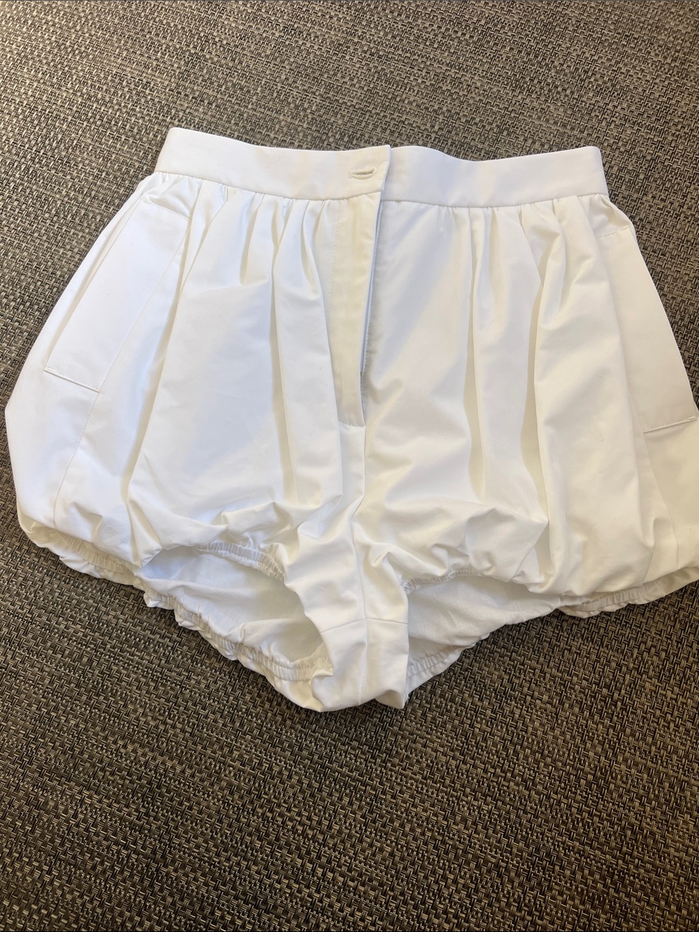 Dolce & Gabbana White High Rise Cotton Poplin Shorts size 40/ US 4